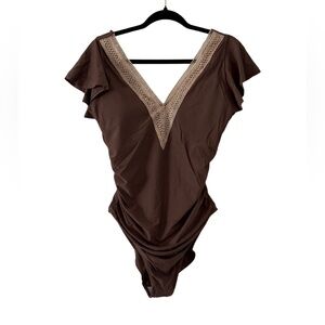 New Swimsuit / Brown V-Neck One-Piece Swimsuit